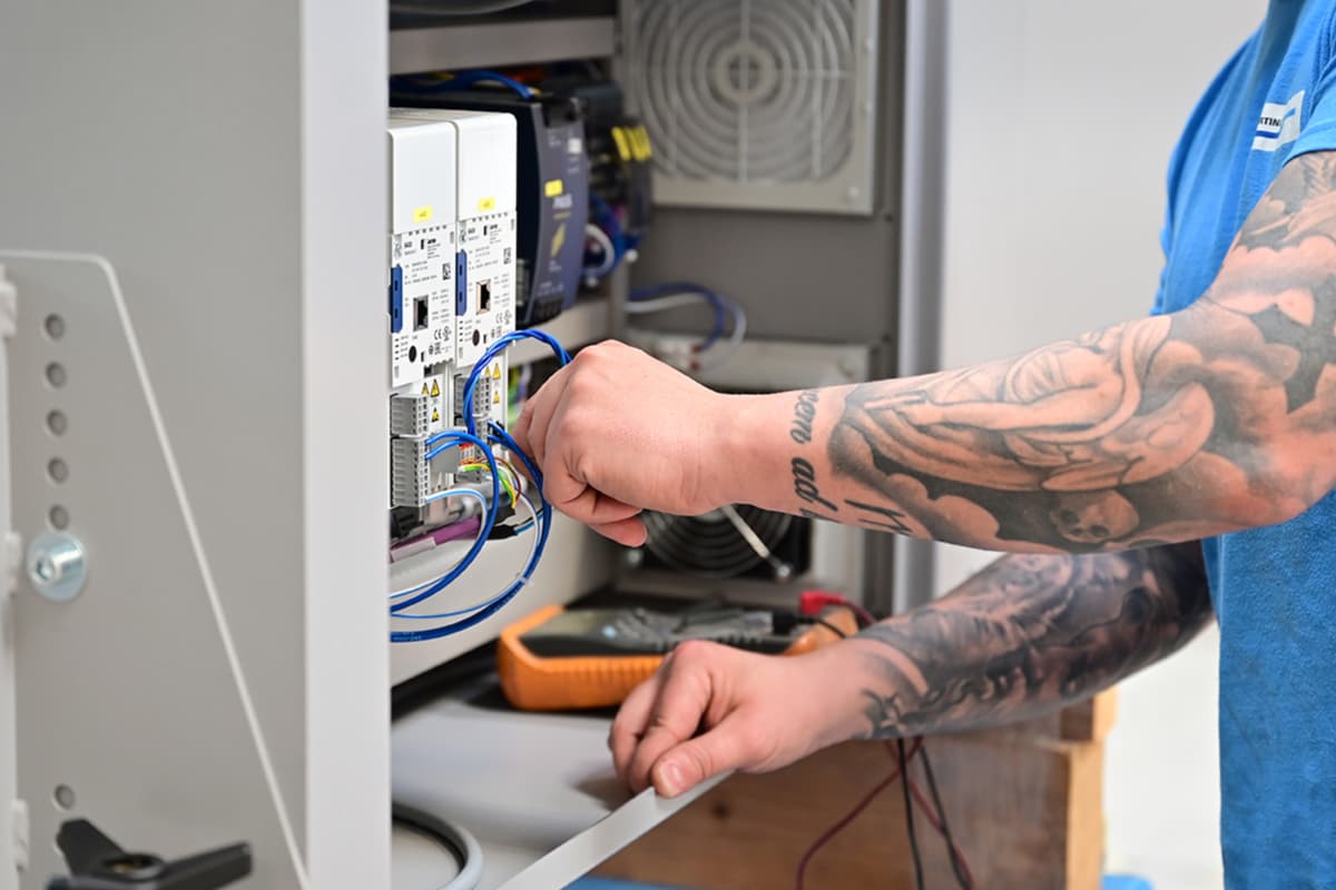 Geräte- und Schaltschrankbau Müller Martini Manufacturing Hasle